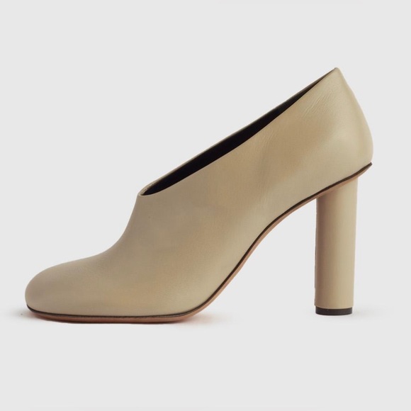 Proenza Schouler Shoes - Proenza Schouler Cream Beige Leather Pumps Size 10 Fits Like 9 Luxury Minimalist
